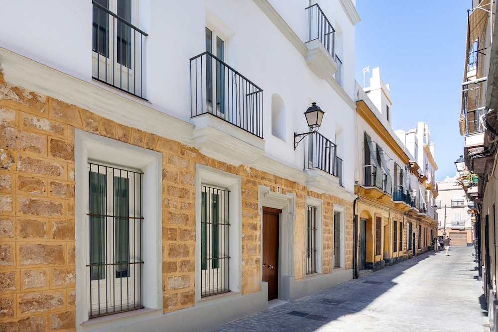Elegant Apartment in C diz Patrocinio V