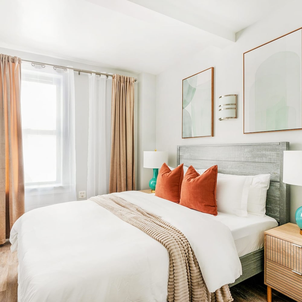 73-406 New 1BR 1bth UWS Doorman Gym