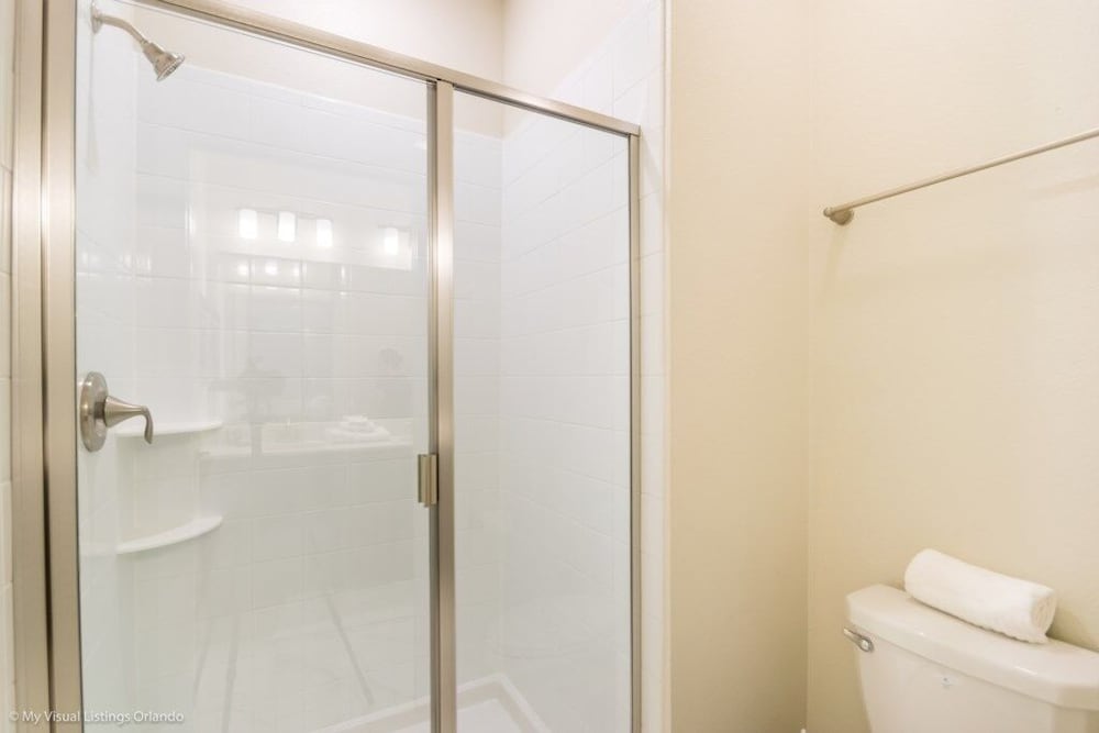 Luxury 5 Bed Townhome With Pool 5 Bedroom Townhouse by RedAwning view 3