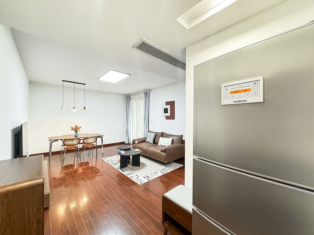 Tyms 2BR with Kitchen 5min to Metro