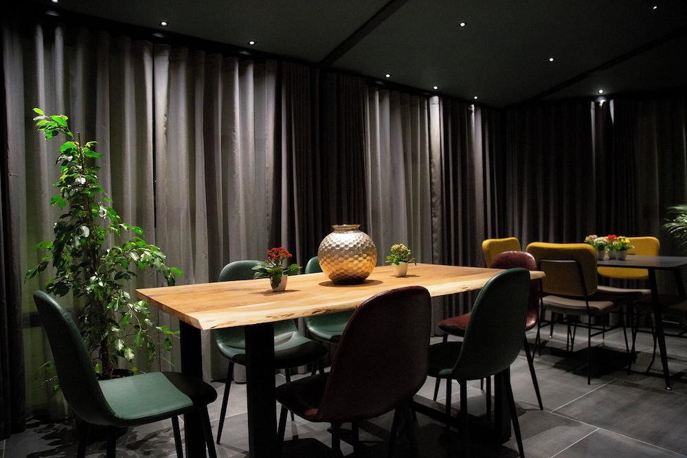 MANTRA Suite&Room