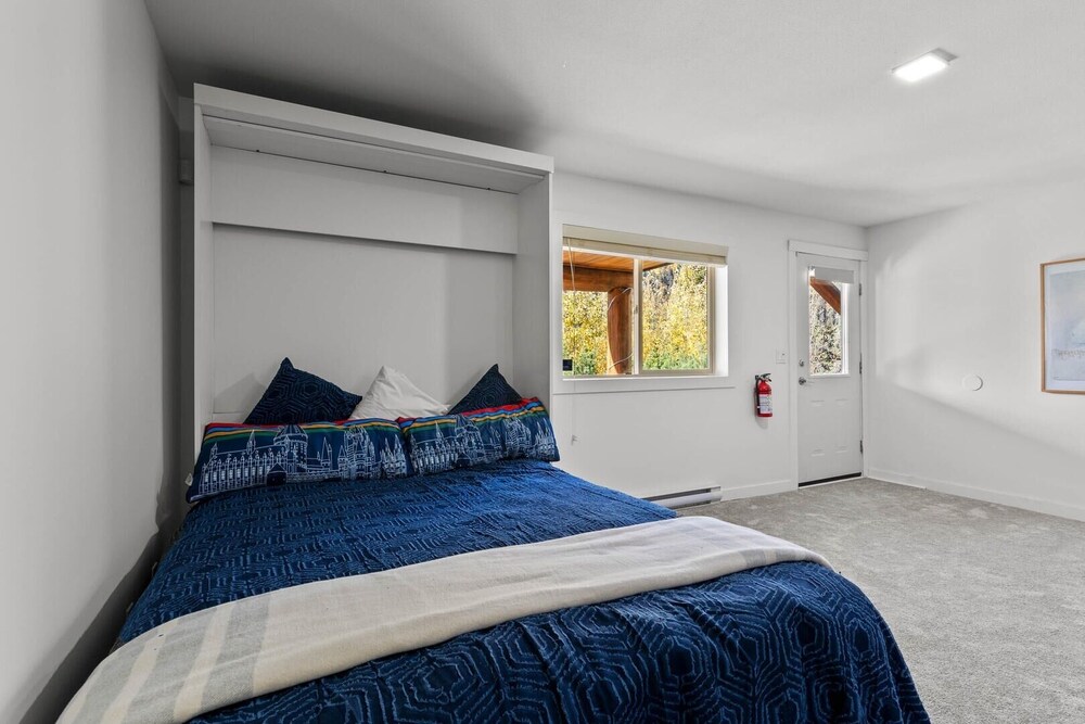 West Pine Lodge 3 Bedroom Home