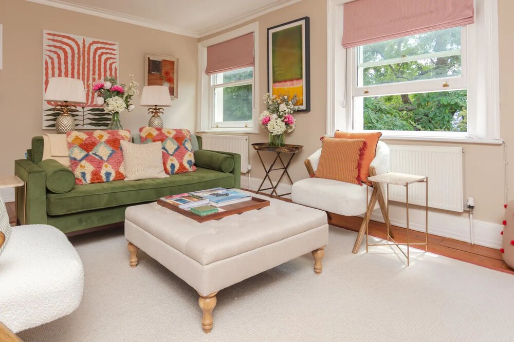 Stunning 2 Bedroom Apartment in the Heart of Chelsea