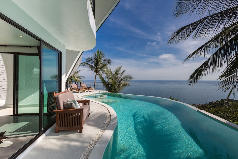 Villa Shadow