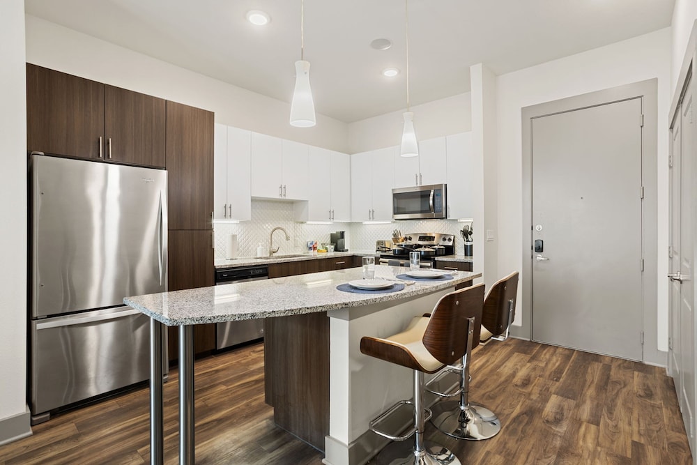 White Rock Lakewood Hideaway Pet-friendly Pool