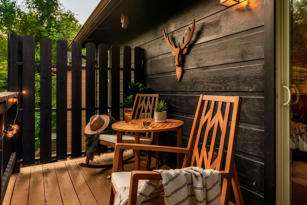 The Copper Bird Cabin