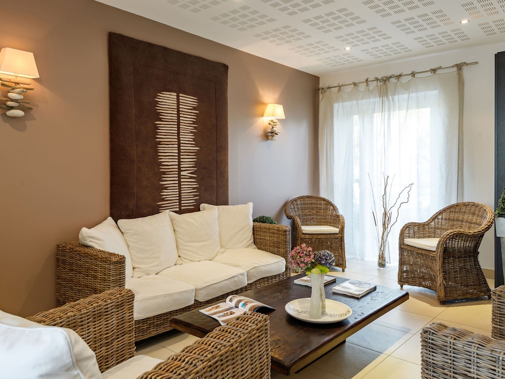 Beautiful Luxury Apartment Near a Breton Oyster Village