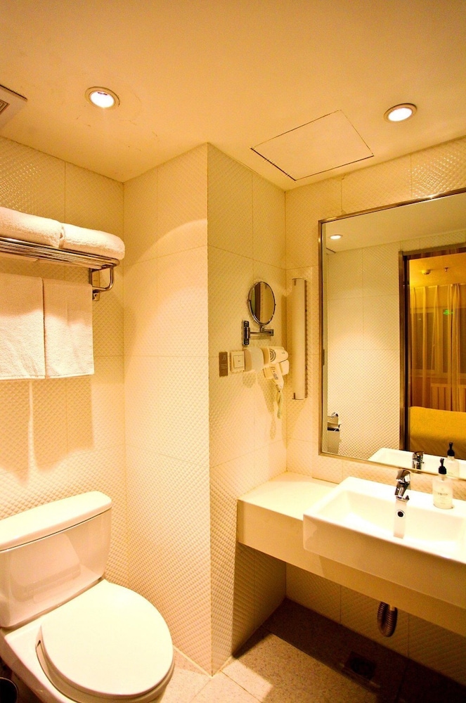 Quan Ji Hotel