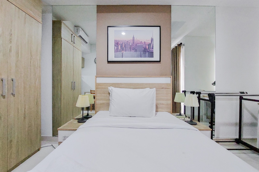Good Deal and Comfy Studio Apartment at Springwood Residence
