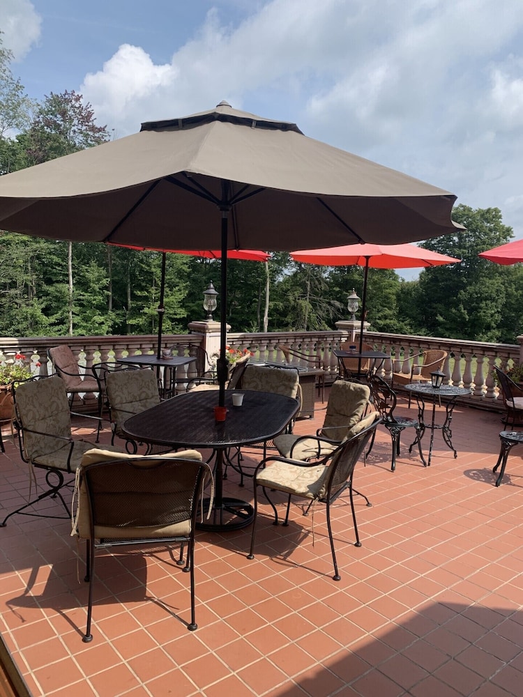 Kane Manor Inn view 5