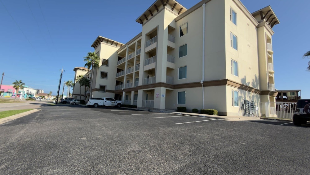 Channel Views Private Boat Slip Pool & Patio 3 Bedroom Apts