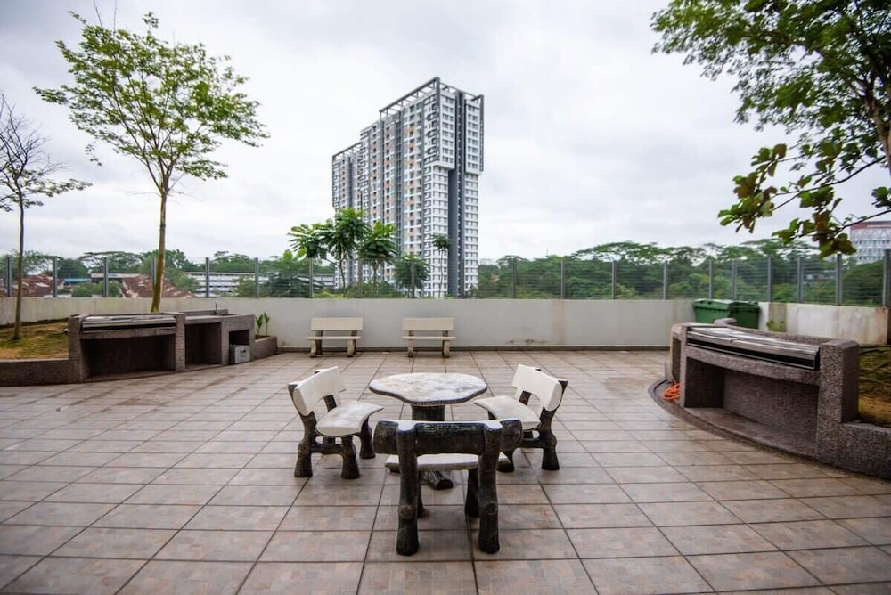 Bright & Modern 3BR Suite, Free Parking