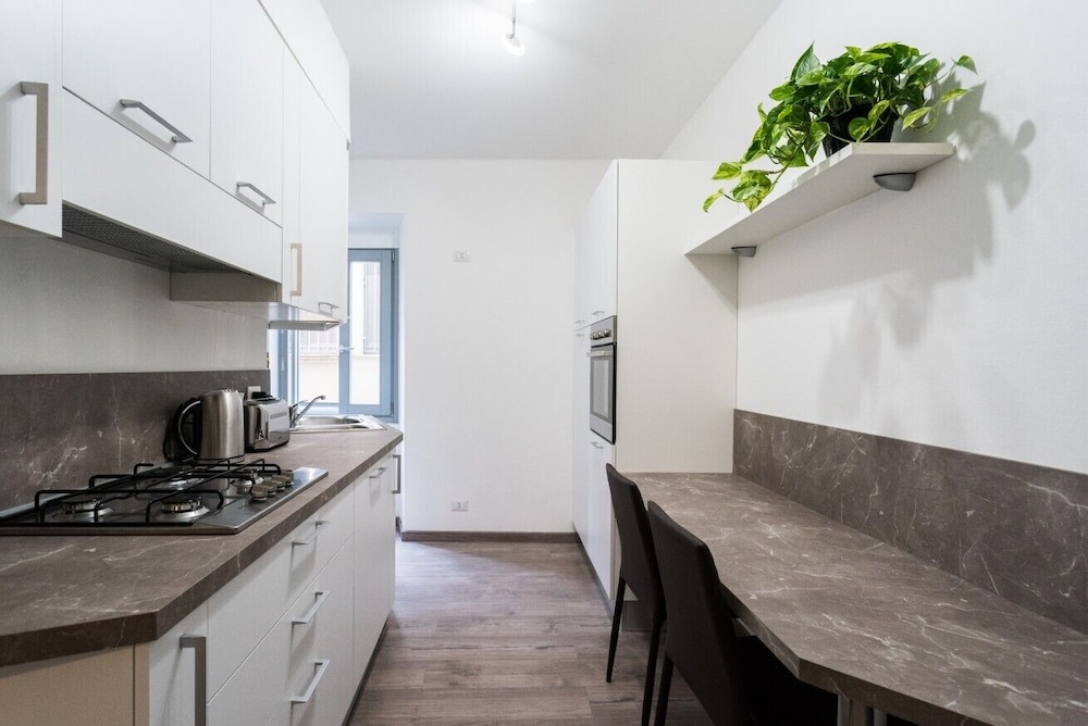 Garibaldi 24 Apartments by Rent all Como