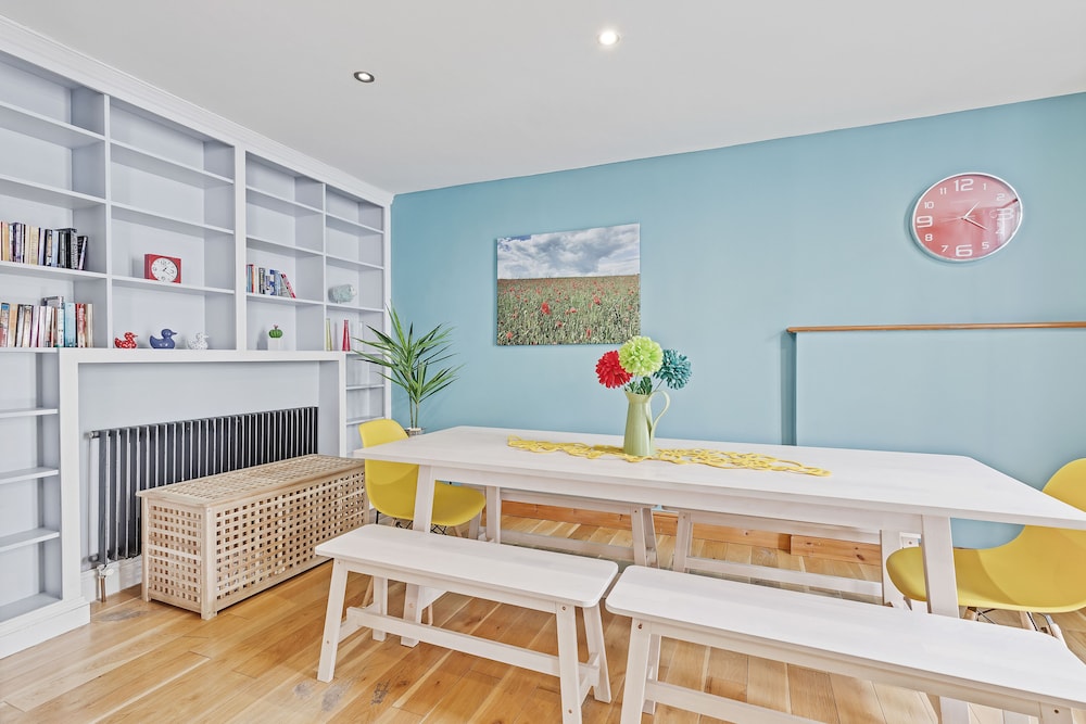 Pebble Mews House | By My Getaways | Parking for one small car