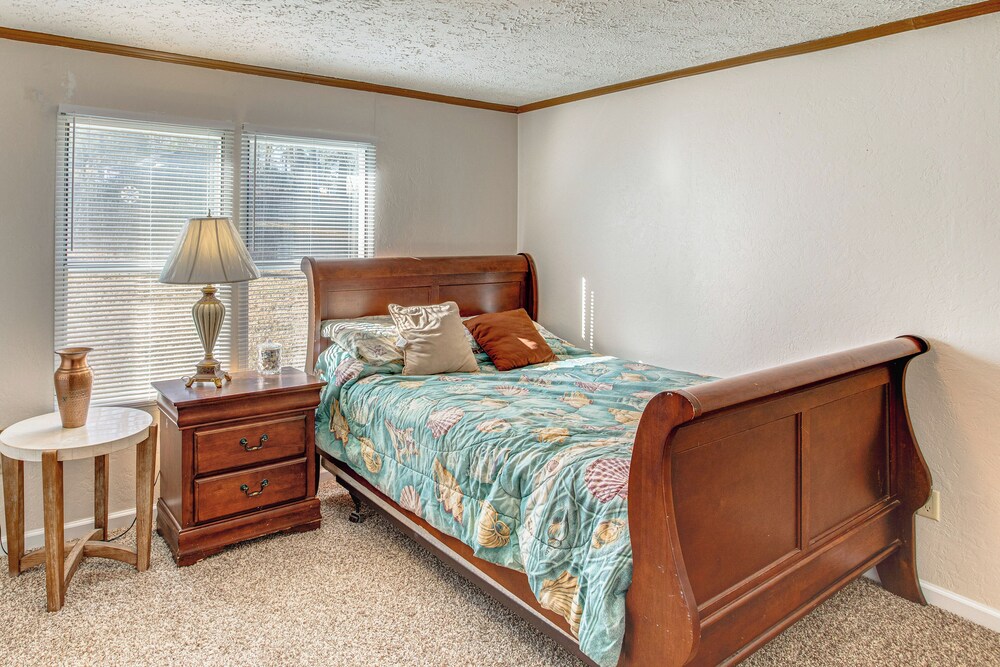 Fish On-site: Lake Murray Family Home