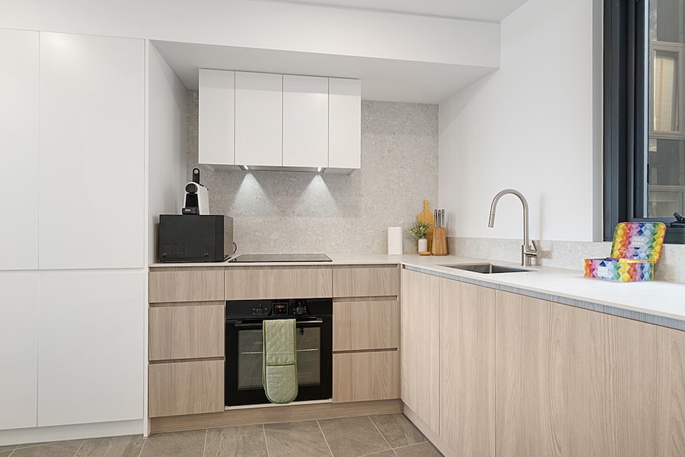 Bright 1-bedroom Escape With Private BBQ