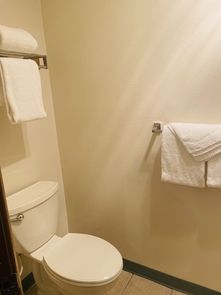 Sandpoint Vacations - Dynamic by Hotel Inn - Property Image 6