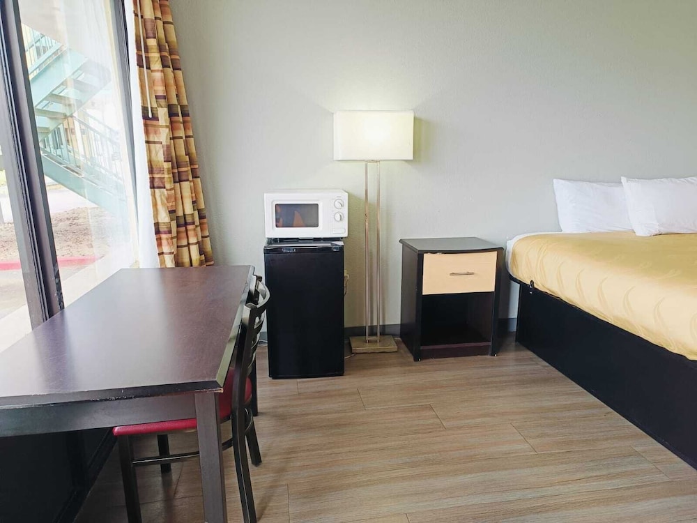 Capital O Travelers Inn Lawton Fort Sill
