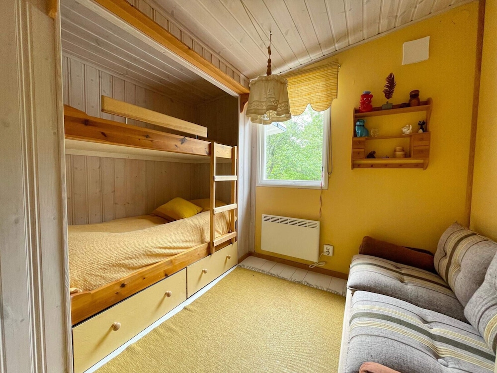 Cozy Seaside Getaway in Grankullavik