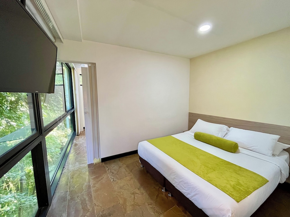 Room in B&B - Suite Presidencial en Hotel Próximo al Aeropuerto