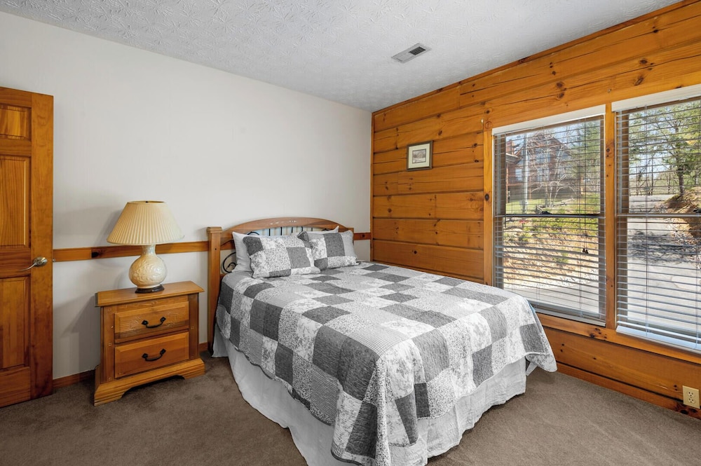Country Pines Lodge