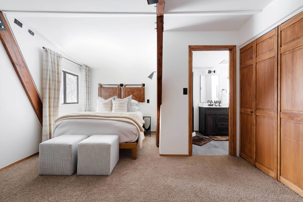 Payson Vacations - Charming Cabin in Pine w/ Fire Pit  Hot Tub! - Property Image 5