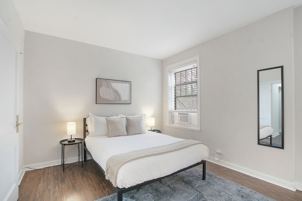 Chic 1BR - Harper rep