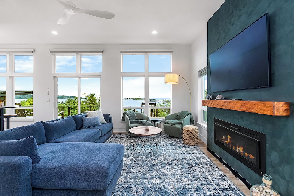 Stonegrove Residence