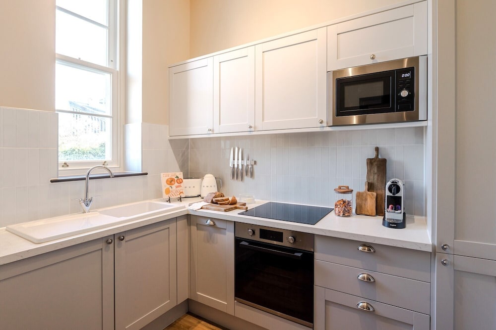 Your Apartment - Pembroke House