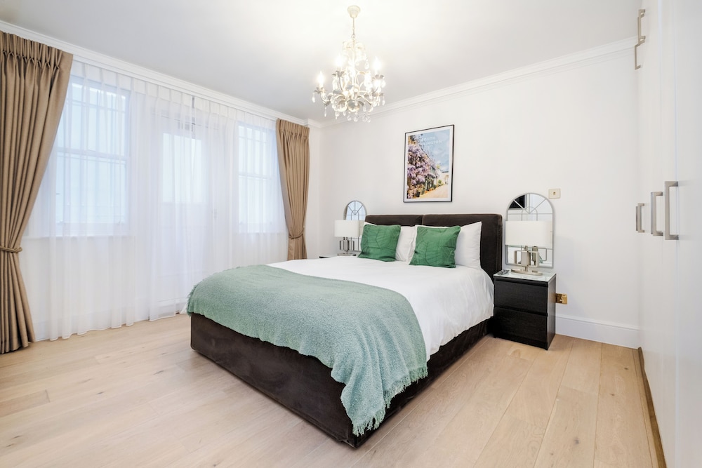 Luxury 2 Bedroom Oasis in Central London