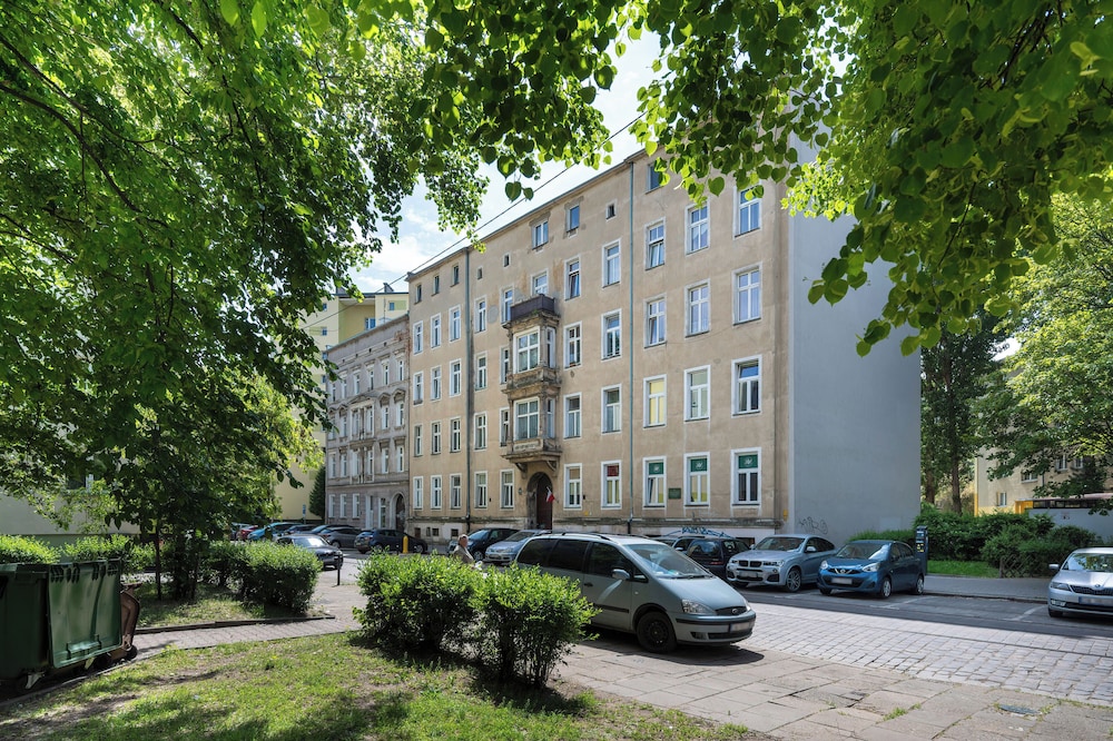 Apartment With Mezzanine by Renters