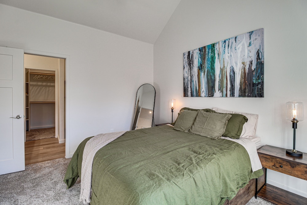 Lakeside Vacation Rental: 4 Mi to Show Low Lake!