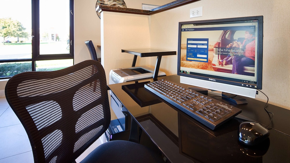 St. Charles Vacations - Best Western Inn of St. Charles - Property Image 2
