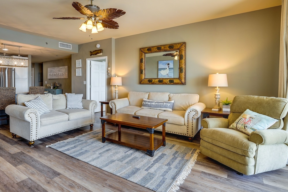 PCB Vacation Rental w/ Balcony & Beach Access!