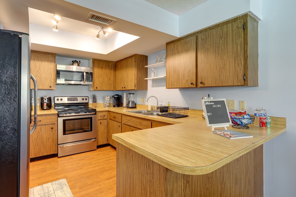 Idyllic Fort Pierce Retreat - Walk to Beach!