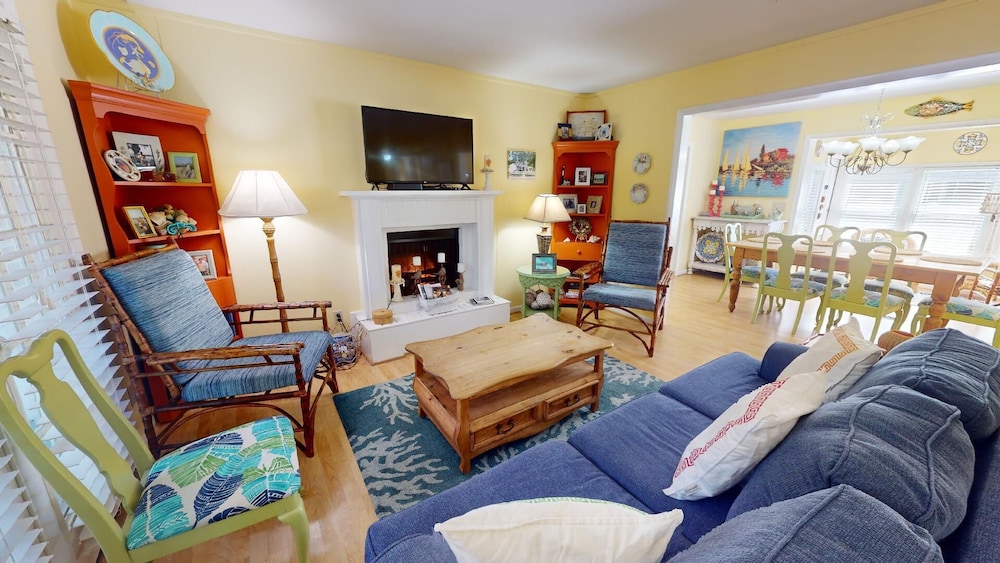 Under The Tybee Sun by Tybee Vacation Rentals