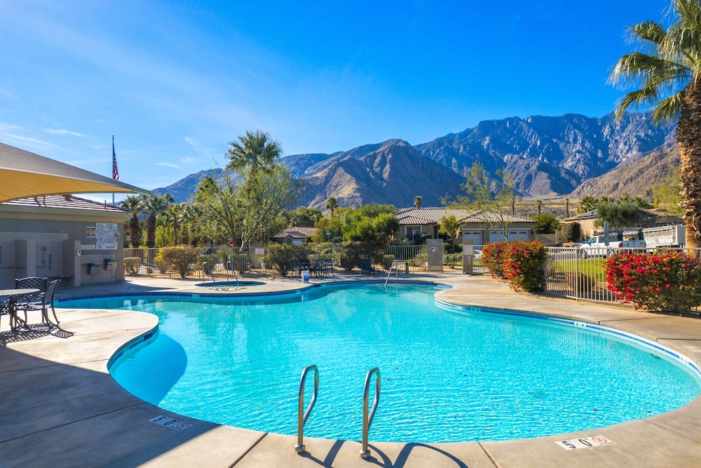 Near Downtown: Palm Springs Home w/ Mountain Views