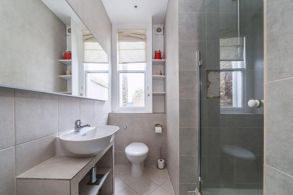Charming One-Bed Oasis in Hammersmith