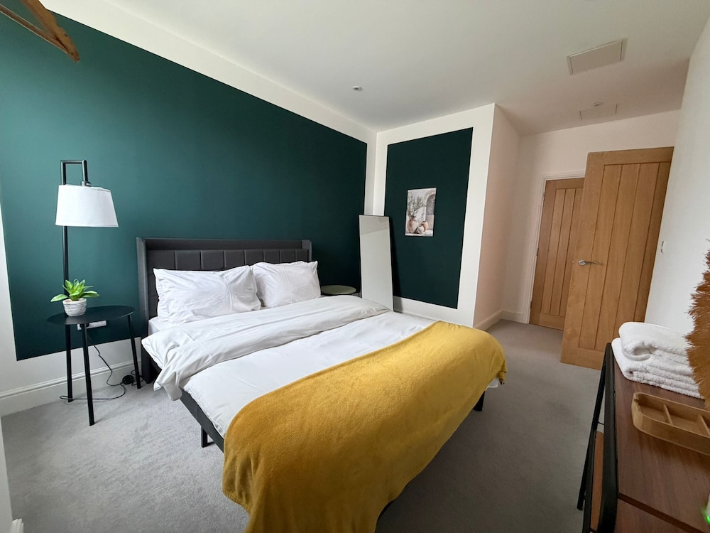 Luxury 2 Bed Apt Seaview By Urban Roost