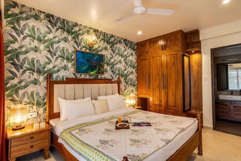 2BR w Pool Sauna 2km to Baga Calangute Beach