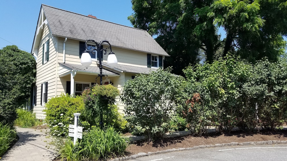 Wilmington Vacations - The Inn at Montchanin Village, a Historic Hotel of America - Property Image 6