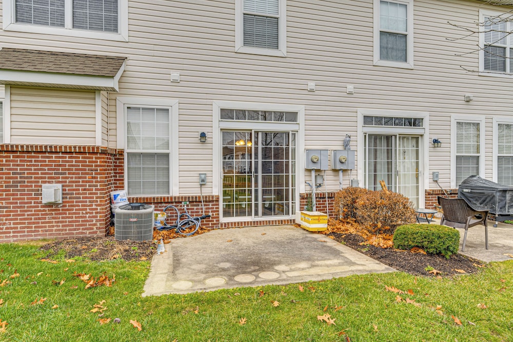 Close to Main Street: Townhome in Zionsville