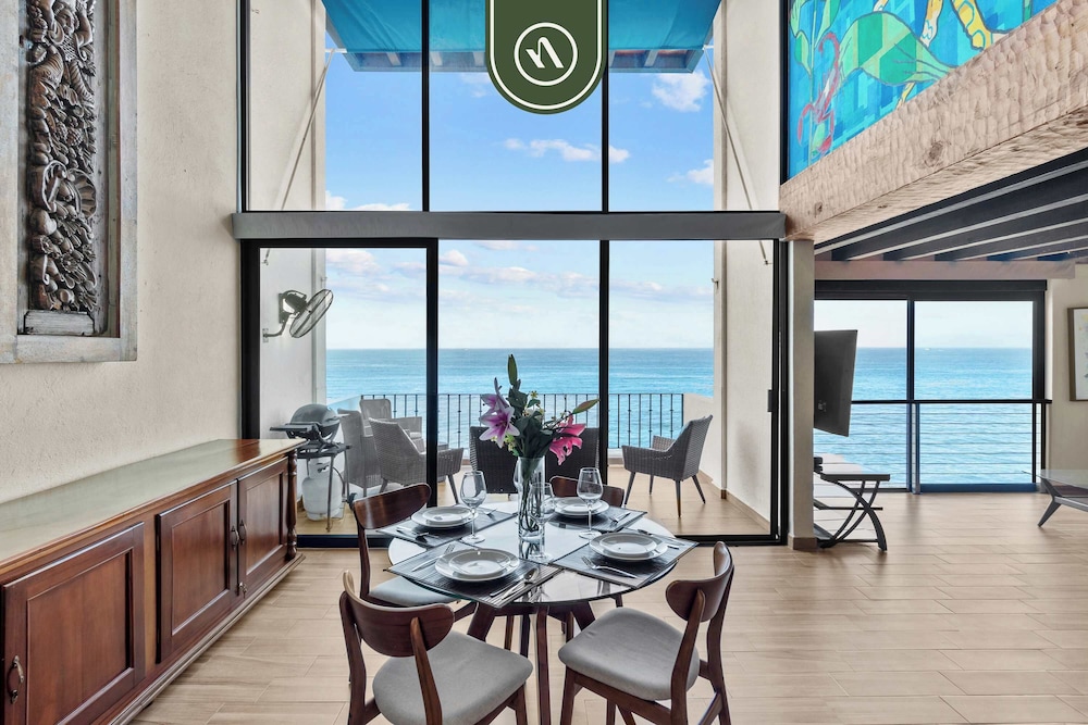 Oceanfront 2 BR Condo With Spectacular View - Pool