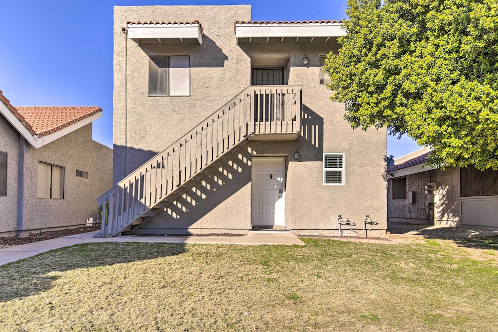 Downtown Gilbert Condo w/ Screened Porch! view 3