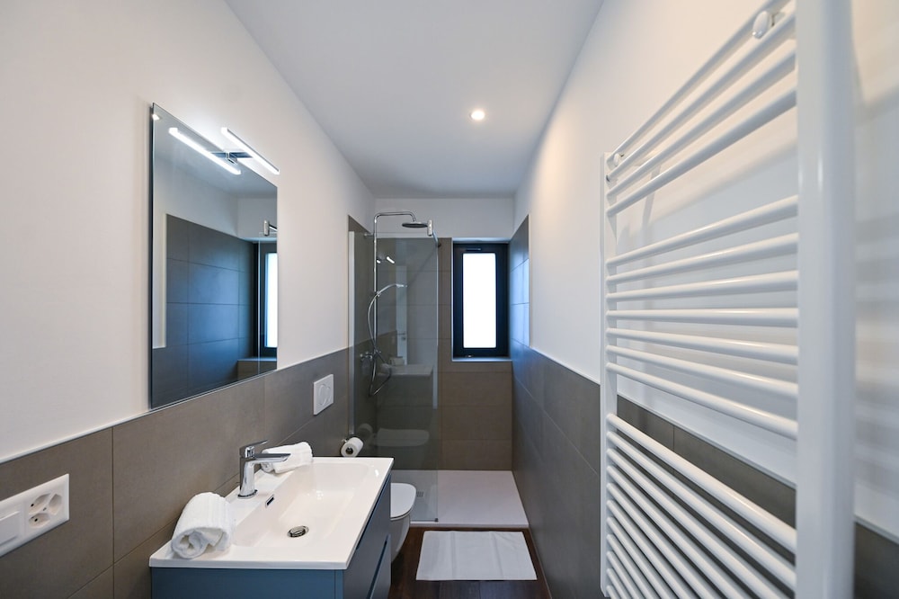 Lugano Suite Modern Concept 4