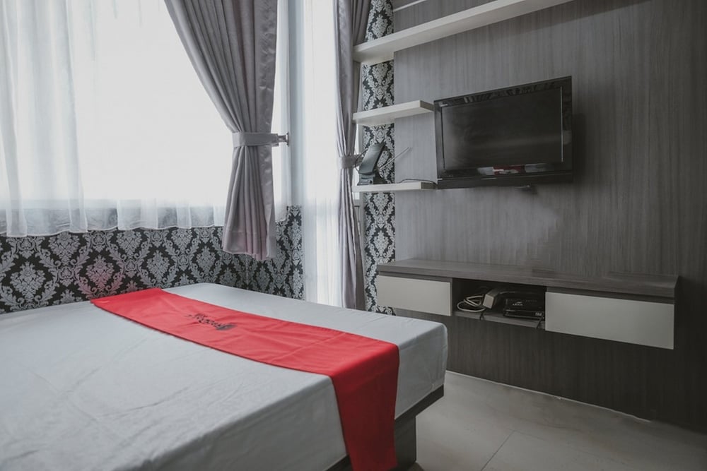 Seaview Penthouse with Private Gym & Outdoor Pool