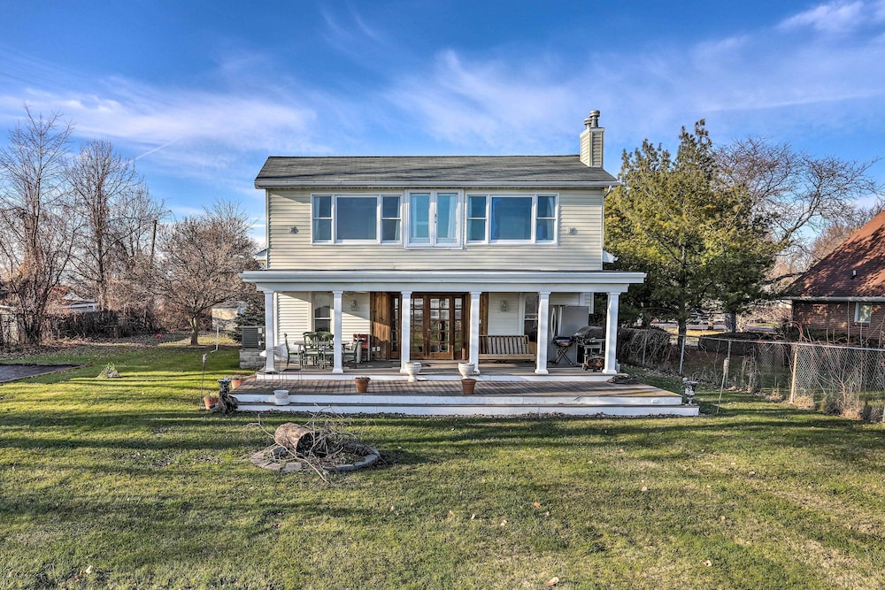 Spacious Lakefront House w/ Backyard Fire Pit