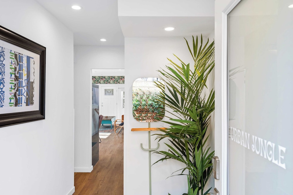 2 Units in Prime Hollywood Location Chic Renovated 1bdrs w/ Patio Avantstay
