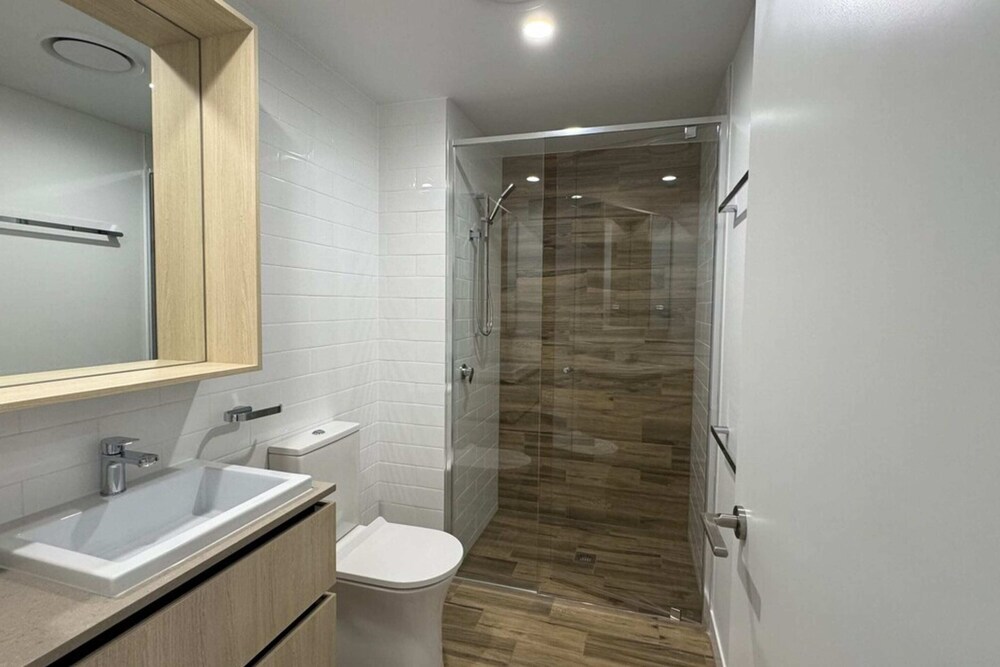 Beautiful 2BR Near the Beach With Pool & Parking!