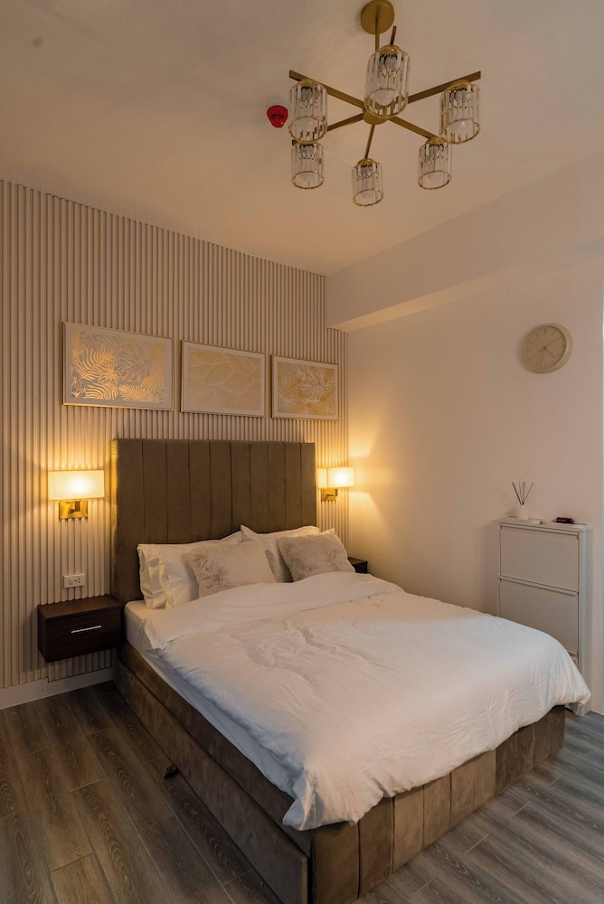 Elegant Studio, Close to the Airport and big Malls